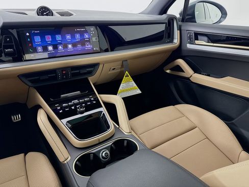 New 2026 Porsche Cayenne S image 28