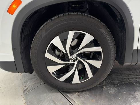 Used 2025 Volkswagen Tiguan S FWD image 9