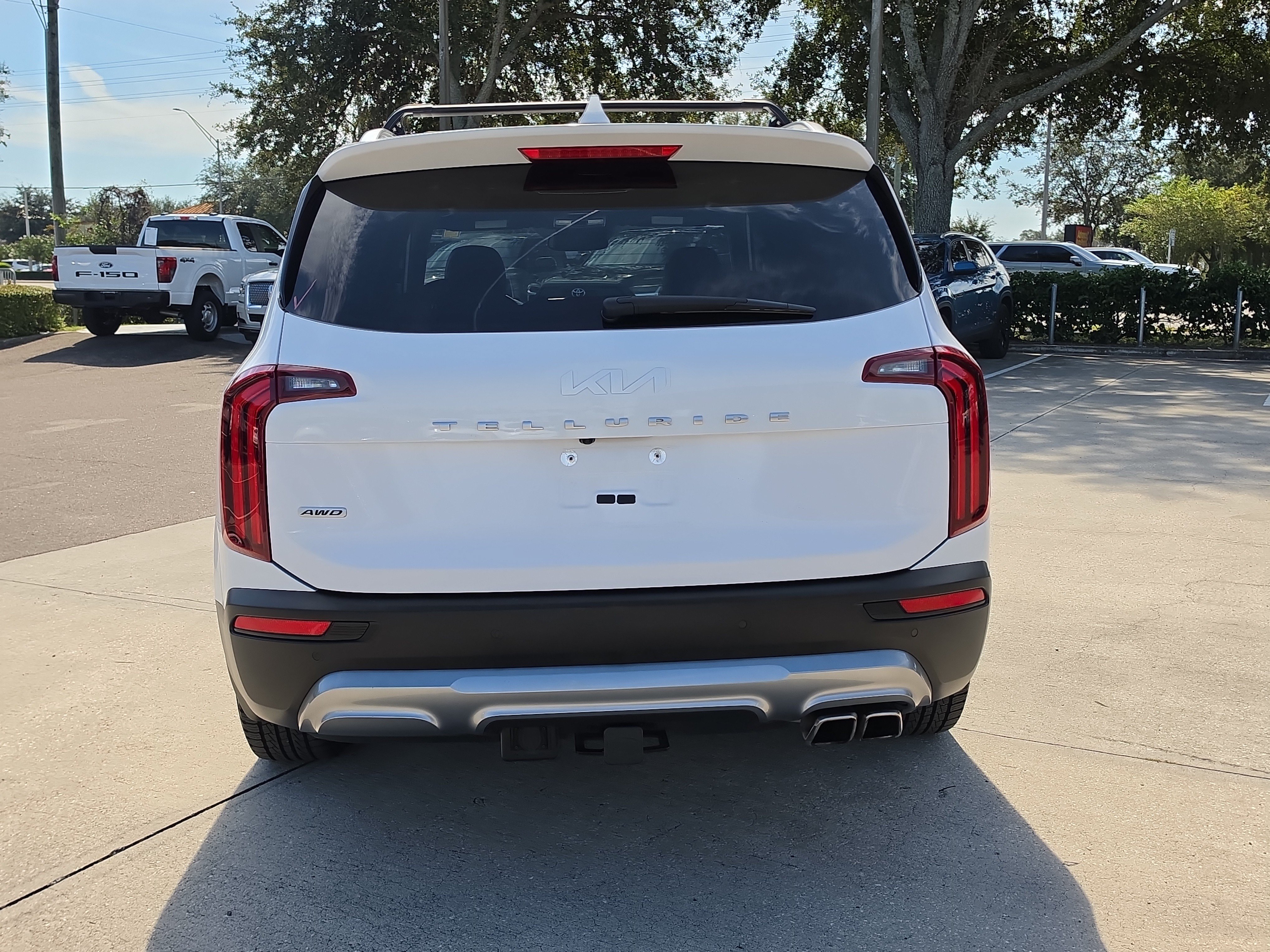 Certified 2022 Kia Telluride SX w/ SX Prestige Package AWD/4WD image 7