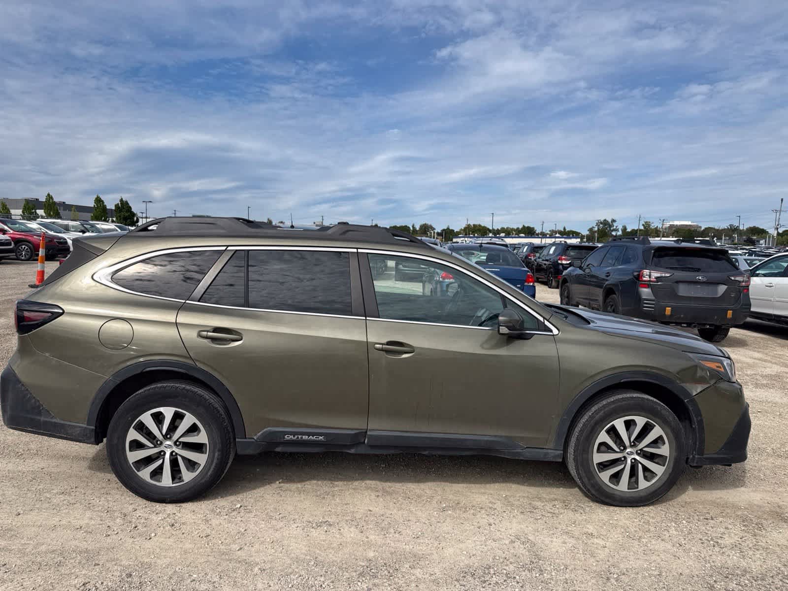 Used 2022 Subaru Outback Premium AWD/4WD image 9