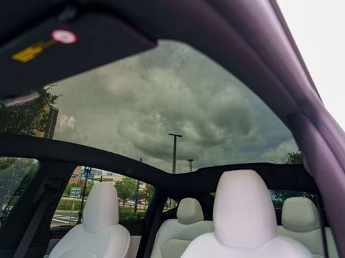 Used 2026 Tesla Model Y 2WD image 15