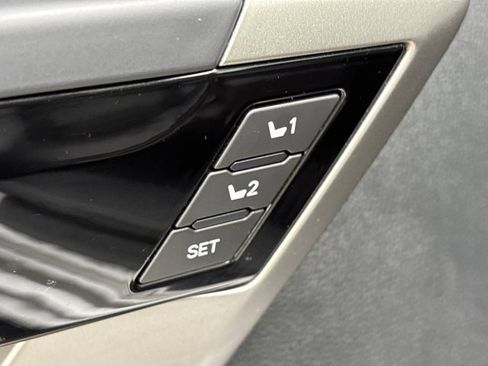 Used 2023 Toyota Sequoia Limited image 26