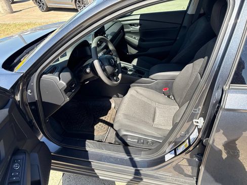 Used 2025 Honda Accord SE image 19