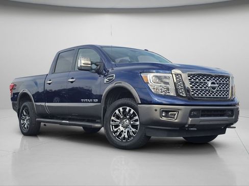 Used 2017 Nissan Titan Platinum Reserve image 2