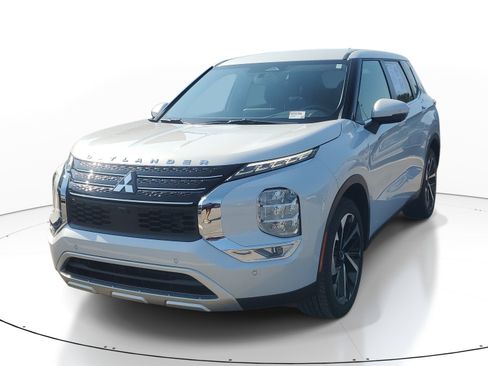 Used 2024 Mitsubishi Outlander SE FWD image 4