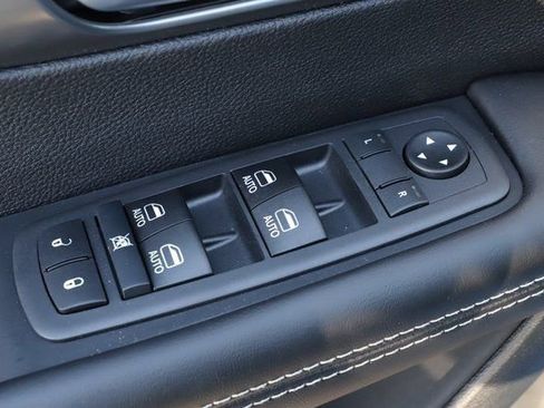 New 2026 Chrysler Pacifica Select w/ S Appearance Package image 17