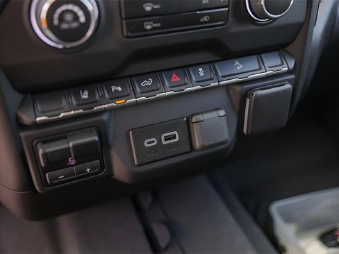 Certified 2024 Chevrolet Silverado 2500 Custom w/ Custom Value Package image 22