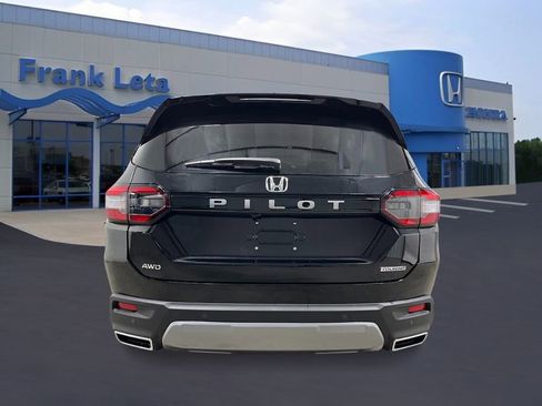 New 2026 Honda Pilot Touring image 4