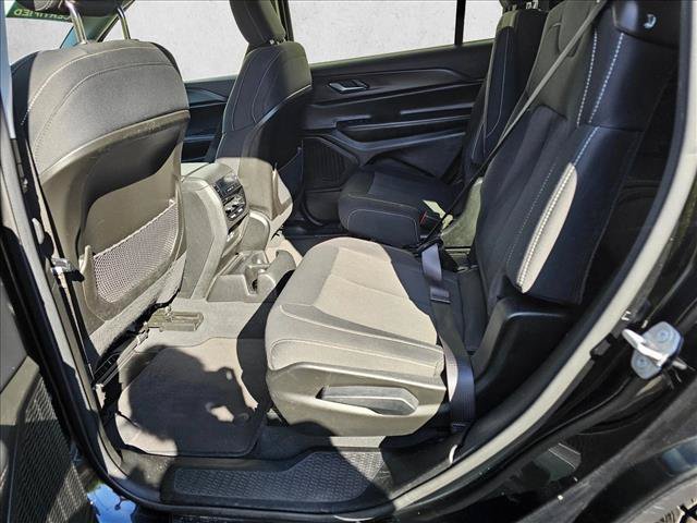 Used 2023 Jeep Grand Cherokee L Laredo AWD/4WD image 18