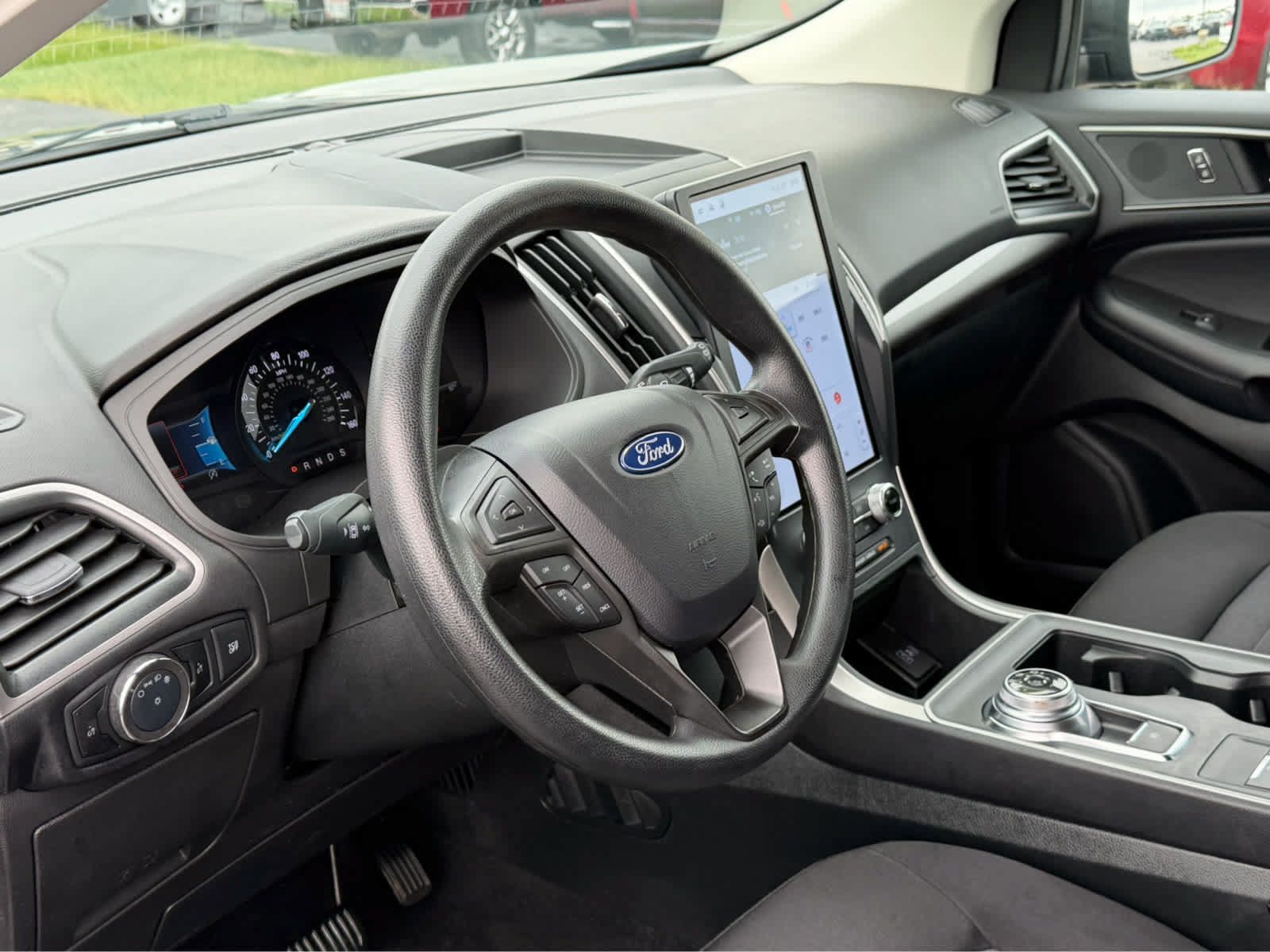 Used 2024 Ford Edge SE AWD/4WD image 27
