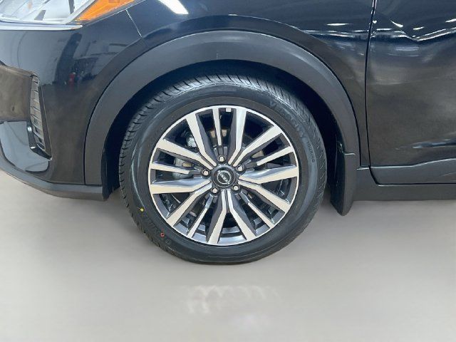 Used 2023 Nissan Kicks SV w/ Exterior Package FWD image 29