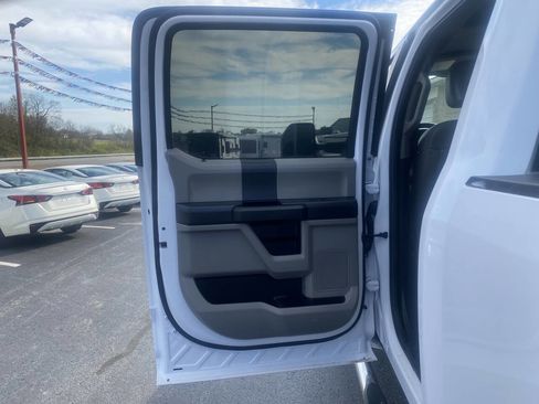 Used 2022 Ford F250 XL w/ Power Equipment Group image 17