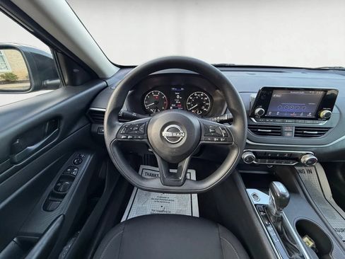 Used 2023 Nissan Altima 2.5 S FWD image 12