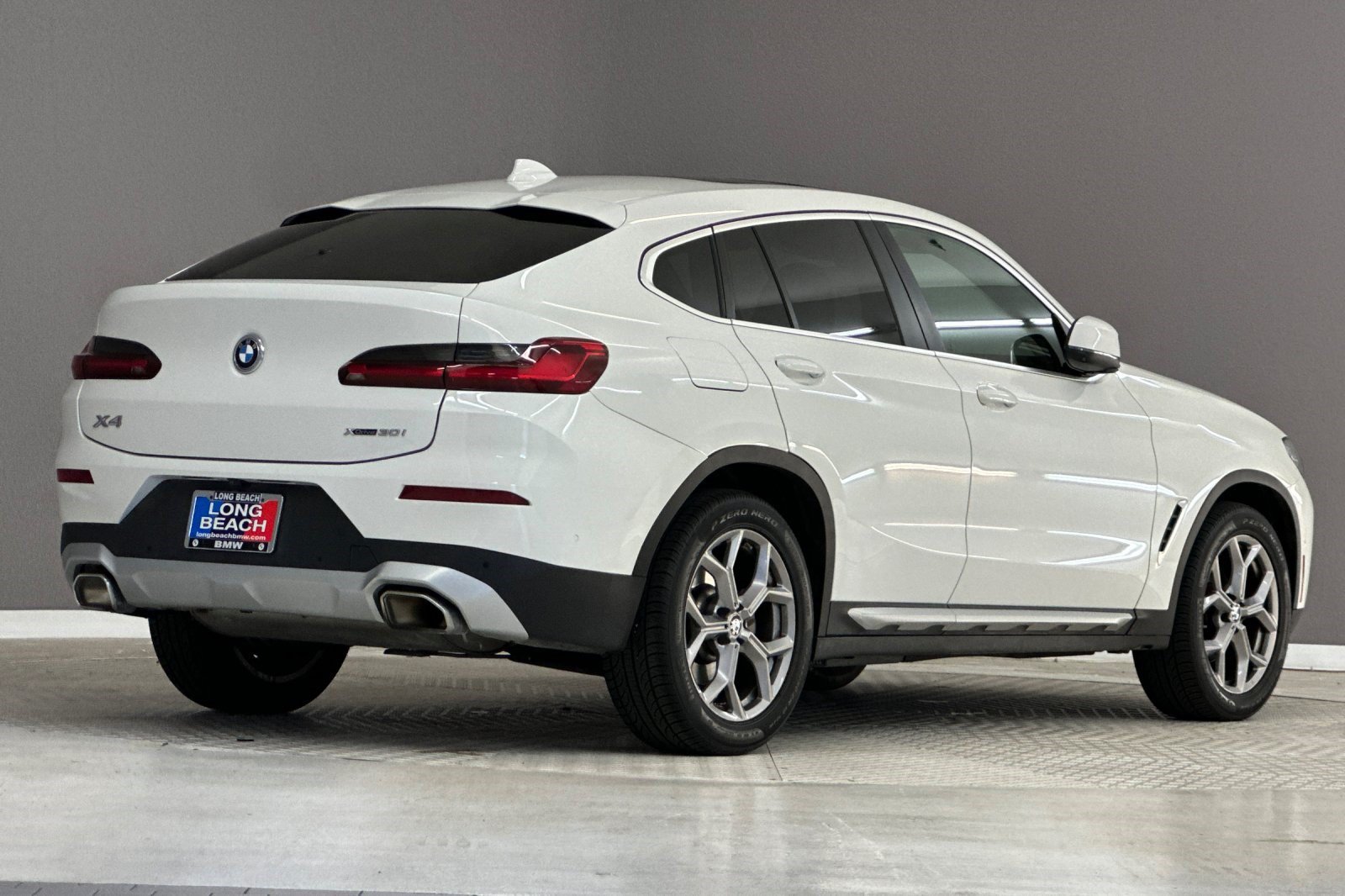 Used 2023 BMW X4 xDrive30i w/ Parking Assistance Package AWD/4WD image 8