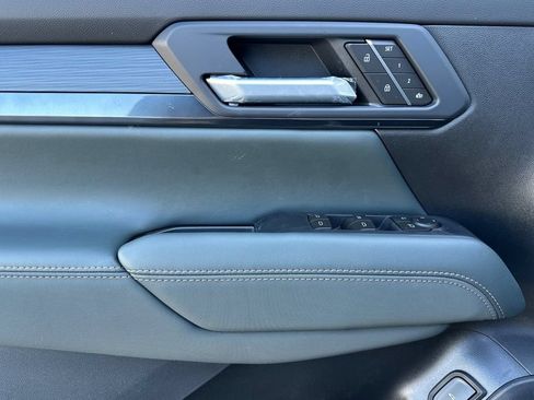 New 2026 GMC Terrain AT4 w/ Convenience Package III AWD/4WD image 11