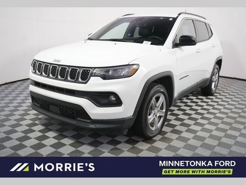 Used 2024 Jeep Compass Latitude w/ Altitude Special Edition AWD/4WD image 1