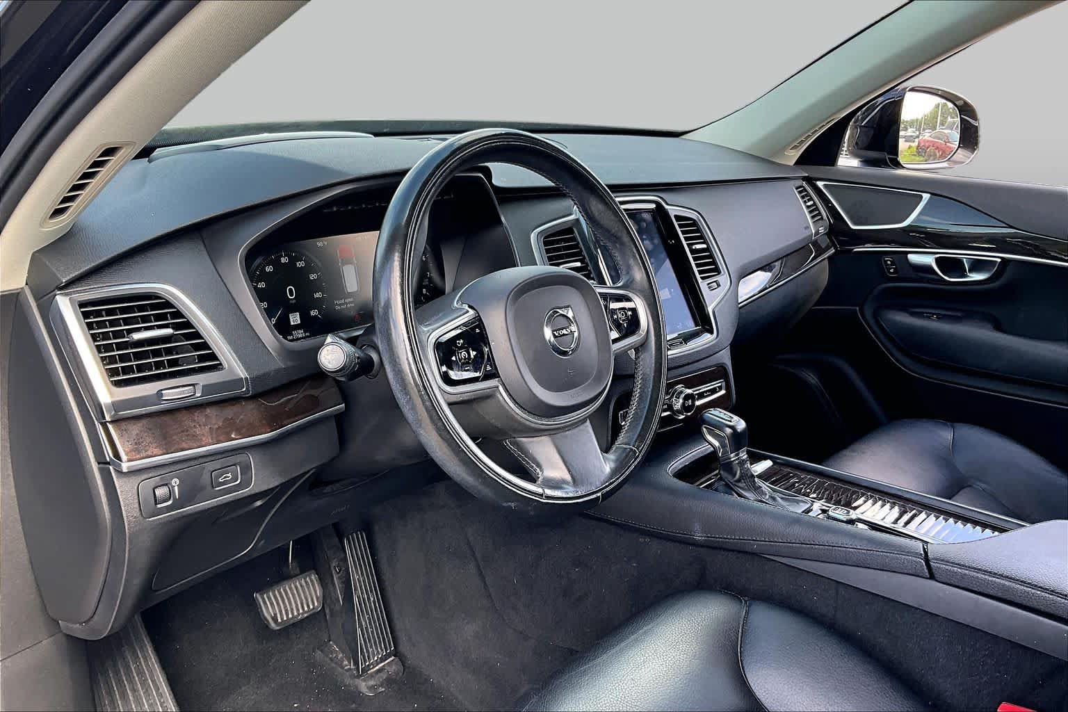 Used 2019 Volvo XC90 T6 Momentum w/ Advanced Package AWD/4WD image 16