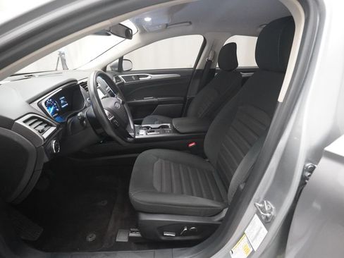 Used 2020 Ford Fusion SE image 7