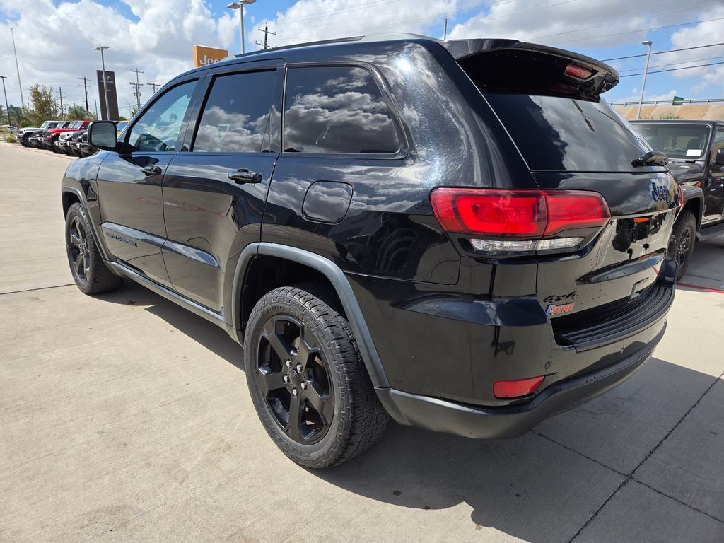 Used 2019 Jeep Grand Cherokee Laredo AWD/4WD image 5