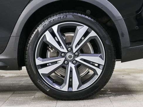 Certified 2025 Volvo V60 B5 Cross Country Plus image 39