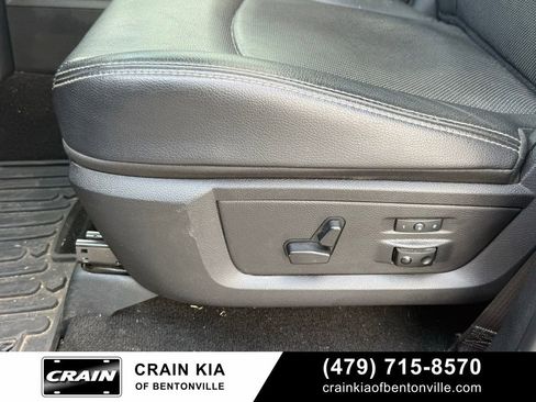 Used 2015 RAM 1500 Laramie w/ Convenience Group image 12