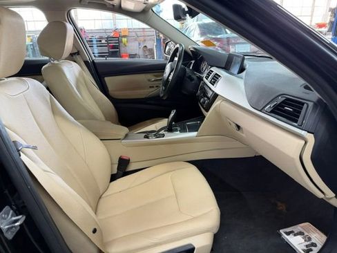 Used 2017 BMW 320i xDrive Sedan AWD/4WD image 10