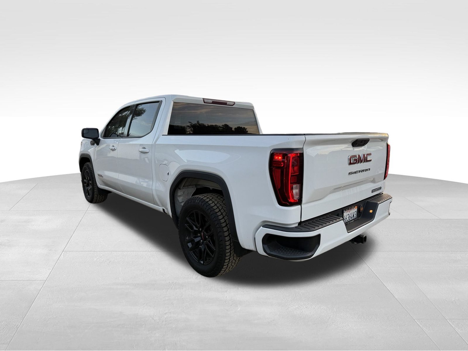 Used 2023 GMC Sierra 1500 Elevation RWD image 5