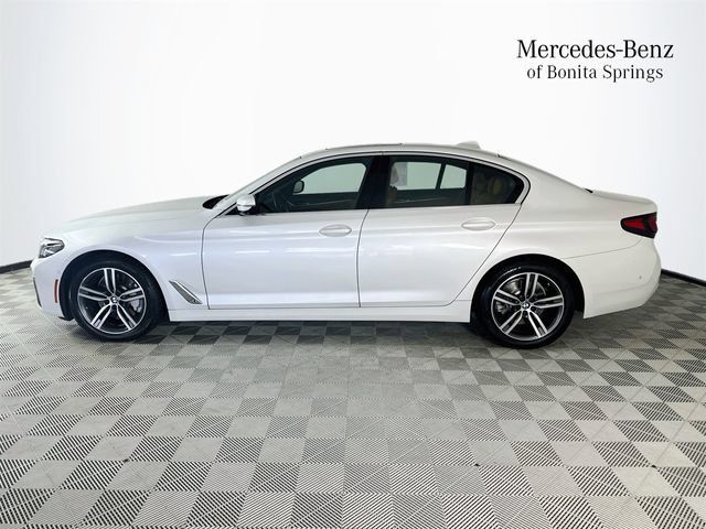 Used 2021 BMW 530i xDrive w/ Convenience Package AWD/4WD image 4
