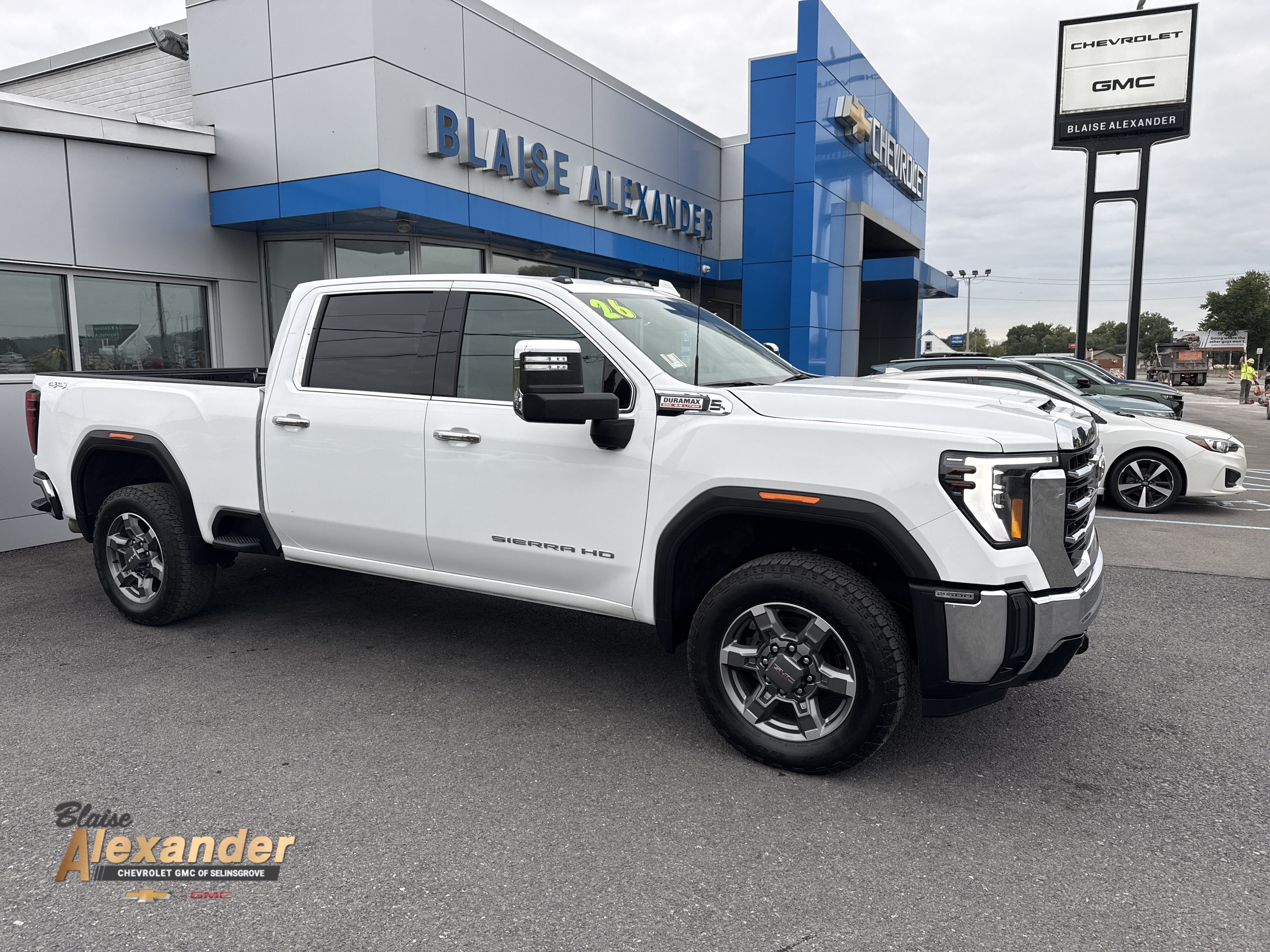 Used 2026 GMC Sierra 2500 SLT w/ SLT Convenience Package AWD/4WD image 1