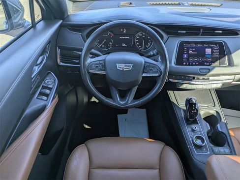 Used 2023 Cadillac XT4 Premium Luxury image 15