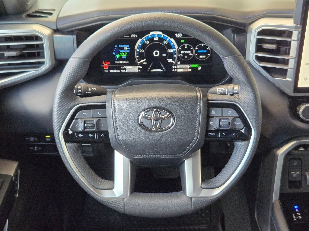 Used 2025 Toyota Sequoia Platinum AWD/4WD image 22