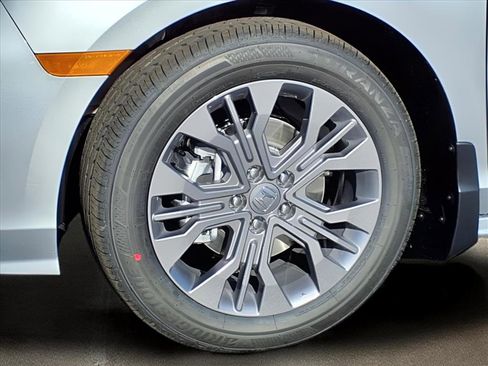 New 2026 Honda Odyssey Touring image 13