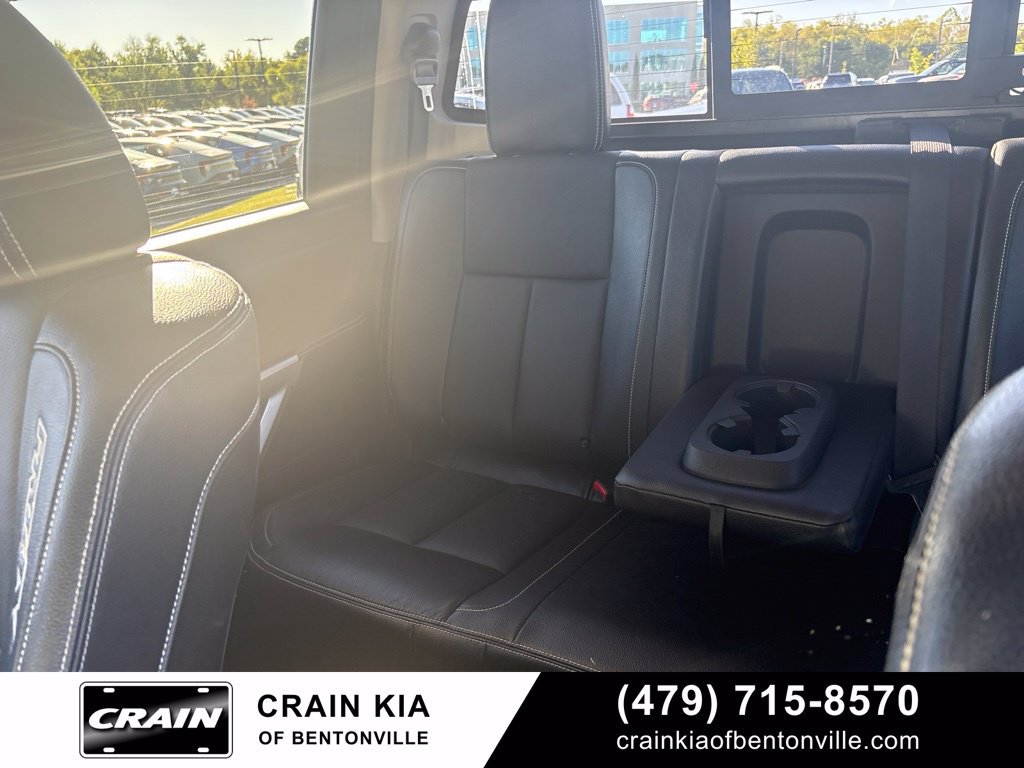 Used 2017 Nissan Titan PRO-4X w/ Pro-4x Convenience Package AWD/4WD image 16