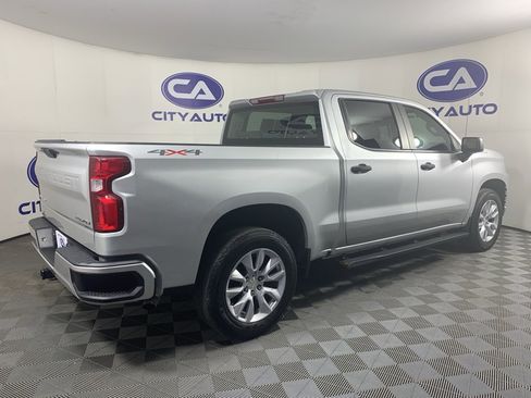 Used 2021 Chevrolet Silverado 1500 Custom image 3