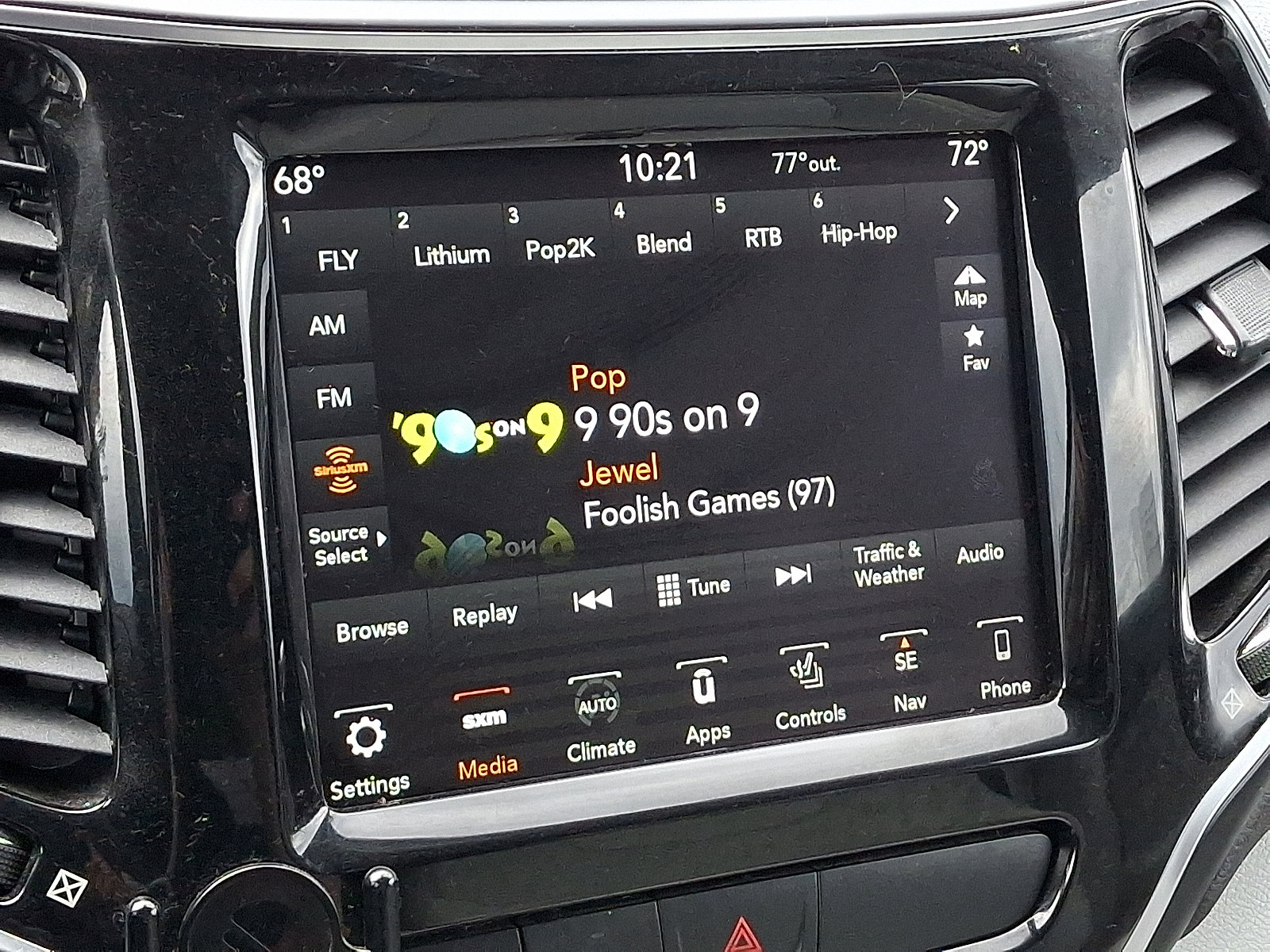 Certified 2019 Jeep Cherokee Limited AWD/4WD image 17