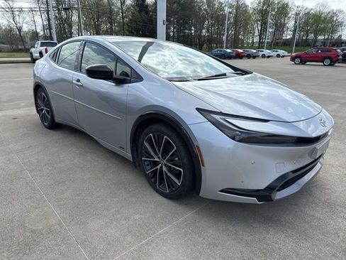 Used 2024 Toyota Prius XLE image 10