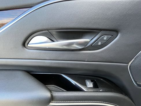 Used 2021 Cadillac Escalade Premium Luxury image 26