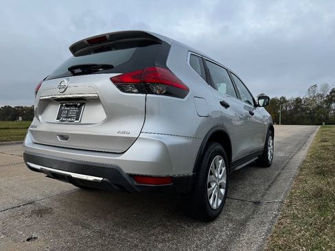 Used 2017 Nissan Rogue S image 7