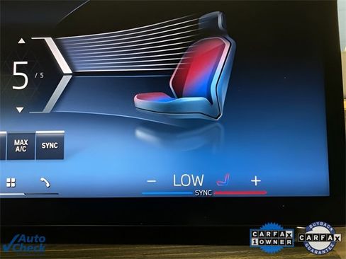 Used 2024 BMW X7 xDrive40i w/ Premium Package image 40