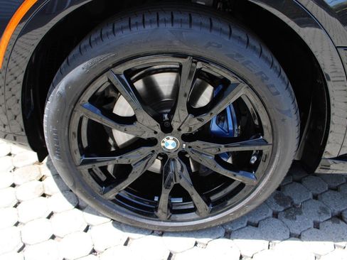Used 2025 BMW X7 xDrive40i w/ M Sport Package AWD/4WD image 12
