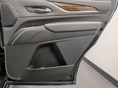 Used 2021 Cadillac Escalade Premium Luxury image 26