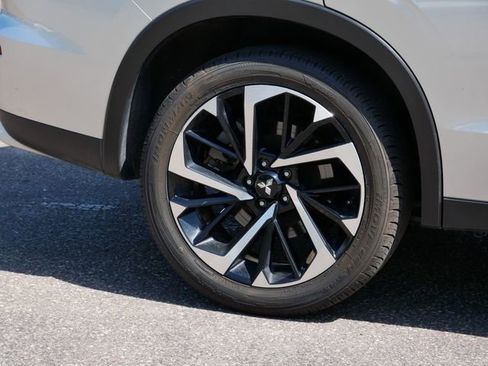 Used 2024 Mitsubishi Outlander SE AWD/4WD image 7