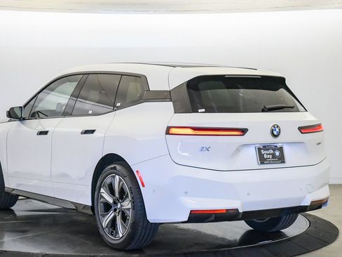 Used 2026 BMW iX xDrive60 AWD/4WD image 2