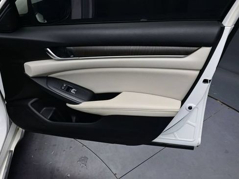 Used 2020 Honda Accord EX image 22