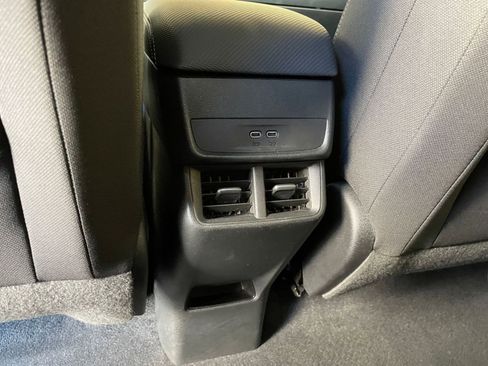 Used 2025 Chevrolet Equinox LT image 23