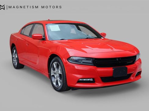 Used 2016 Dodge Charger SXT w/ Navigation & Travel Group image 6