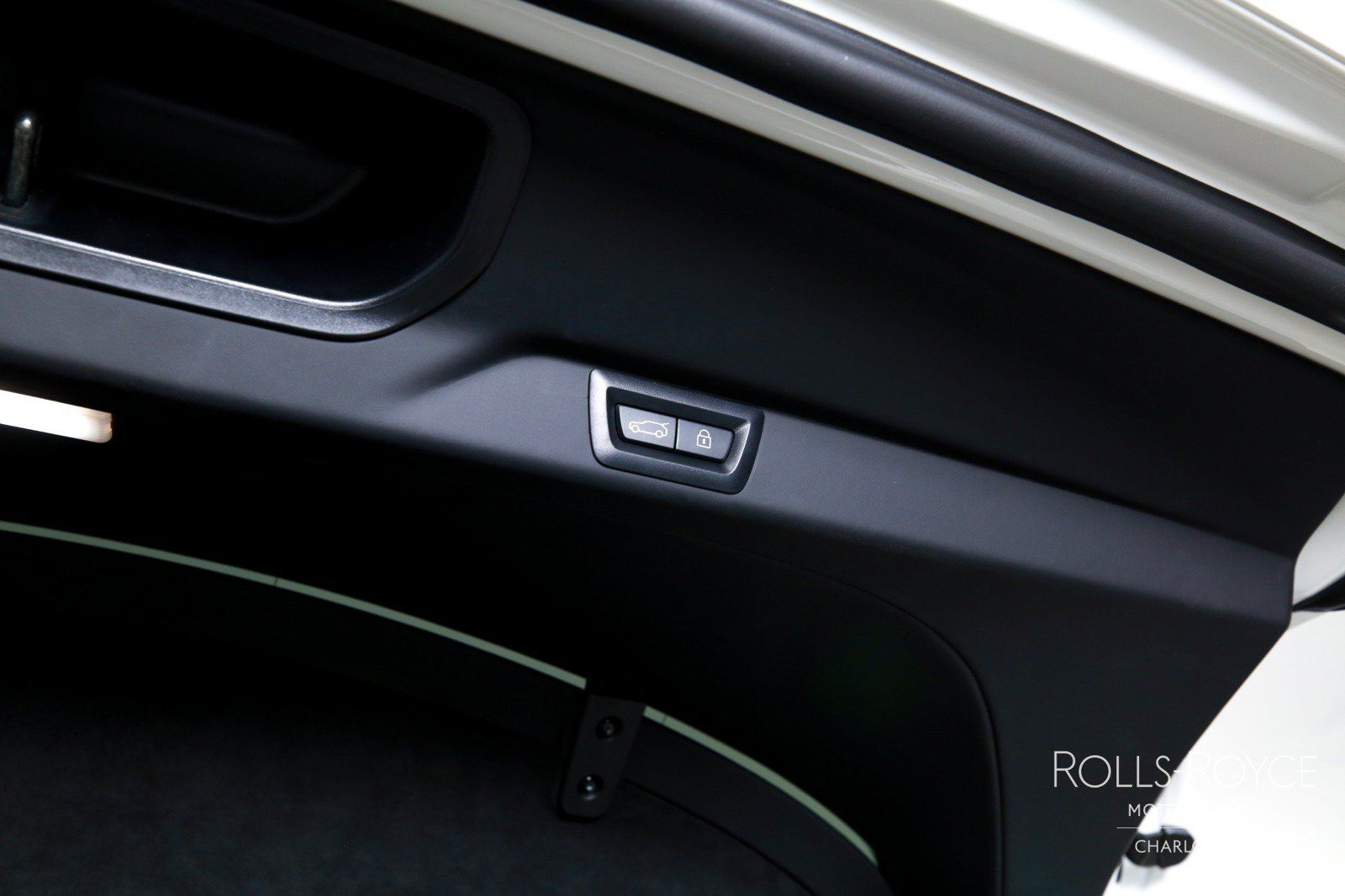 Used 2026 Rolls-Royce Cullinan AWD/4WD image 28