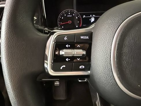 Used 2023 Kia Sorento LX AWD/4WD image 15