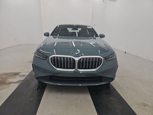Used 2025 BMW 530i image 2