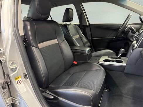 Used 2012 Toyota Camry SE image 14